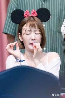 网暴吃瓜被窝里的女孩,揭开网络暴力的阴影面