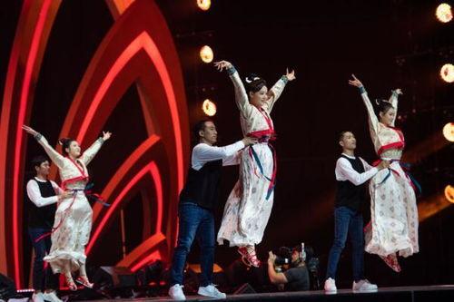 澳门网红走秀吃瓜图片