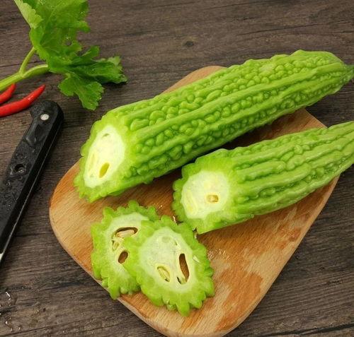 新疆吃瓜网红是谁啊,她是如何成为网络红人的？