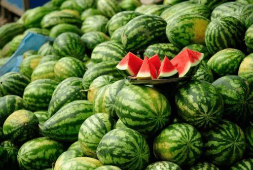 网红吃瓜聊天背景图